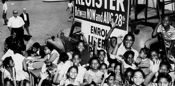 1960 voter registration booth