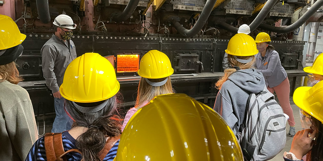 Students tour the UI power plant