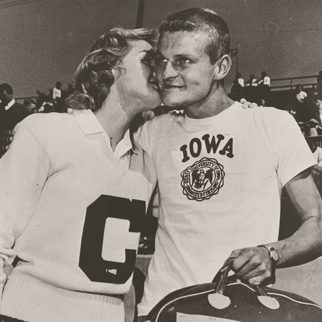 Cheerleader
and reigning Miss South
Carolina Polly Rankin
Suber with Tom Ecker