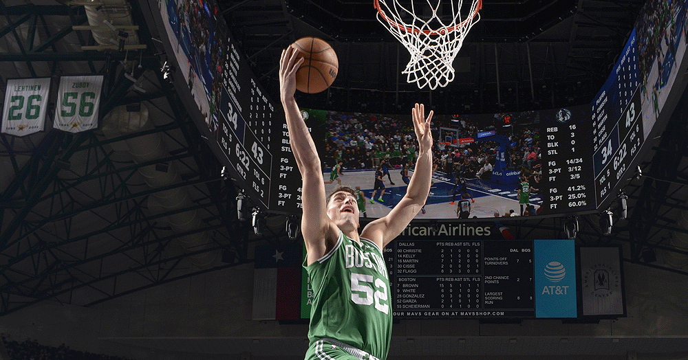 Luka Garza slam dunk