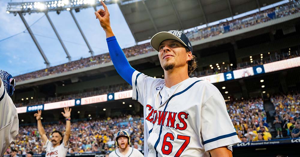Indianapolis Clowns pitcher Drew Irvine